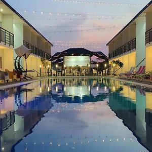 Casa Blu Hotel & Resort